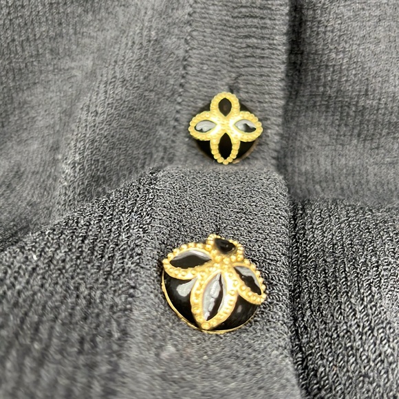 ST. JOHN CAVIAR - Like new Black V-neck Sweater Cardigan Santiago Knit: Medium - Picture 5 of 13